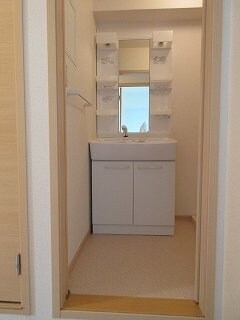 スペースが確保できる洗面所です ブリーゼ