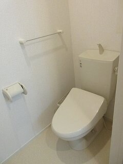 ゆったりとした空間のトイレです グラース・メゾン