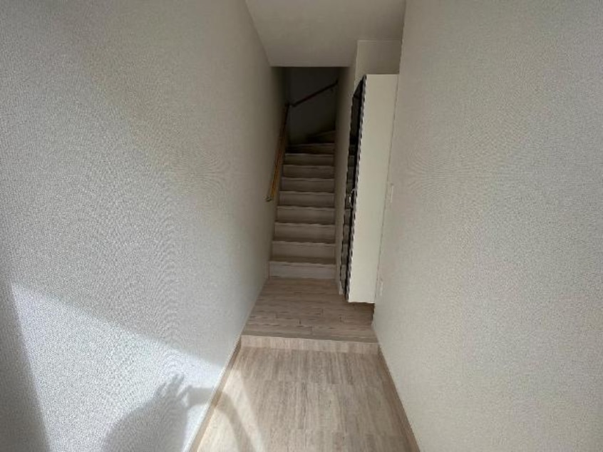 玄関（イメージ） シャイン・ウェスト