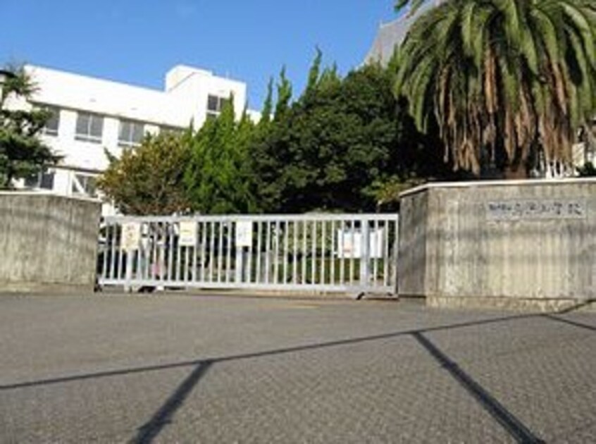 松山市立高浜小学校(小学校)まで2146m 高浜レジデンス７