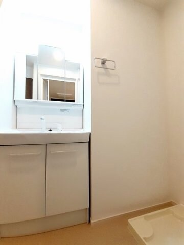 明るい洗面所です アネックス・アルファ