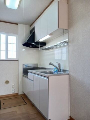 コンパクトなキッチンで掃除もラクラク ウエストコート　Ａ