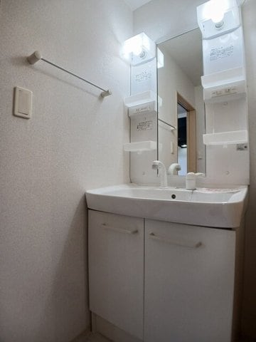 コンパクトで使いやすい洗面所 オレンジハイツ　ＳＳ