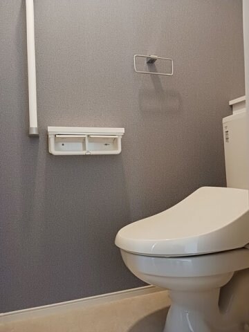 シンプルで使いやすいトイレです シンフォニー