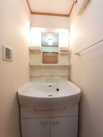 コンパクトで使いやすい洗面所 チェリッシュⅠ