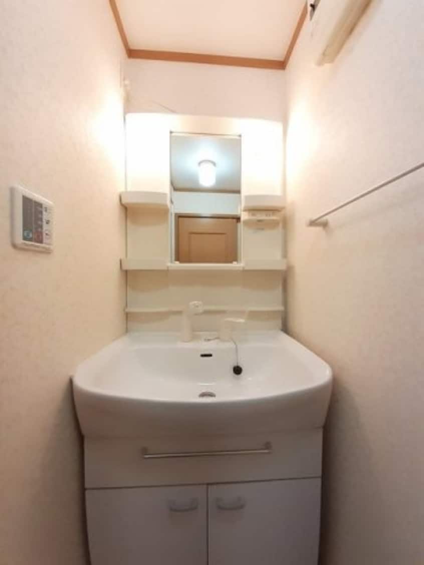 コンパクトで使いやすい洗面所 チェリッシュⅠ