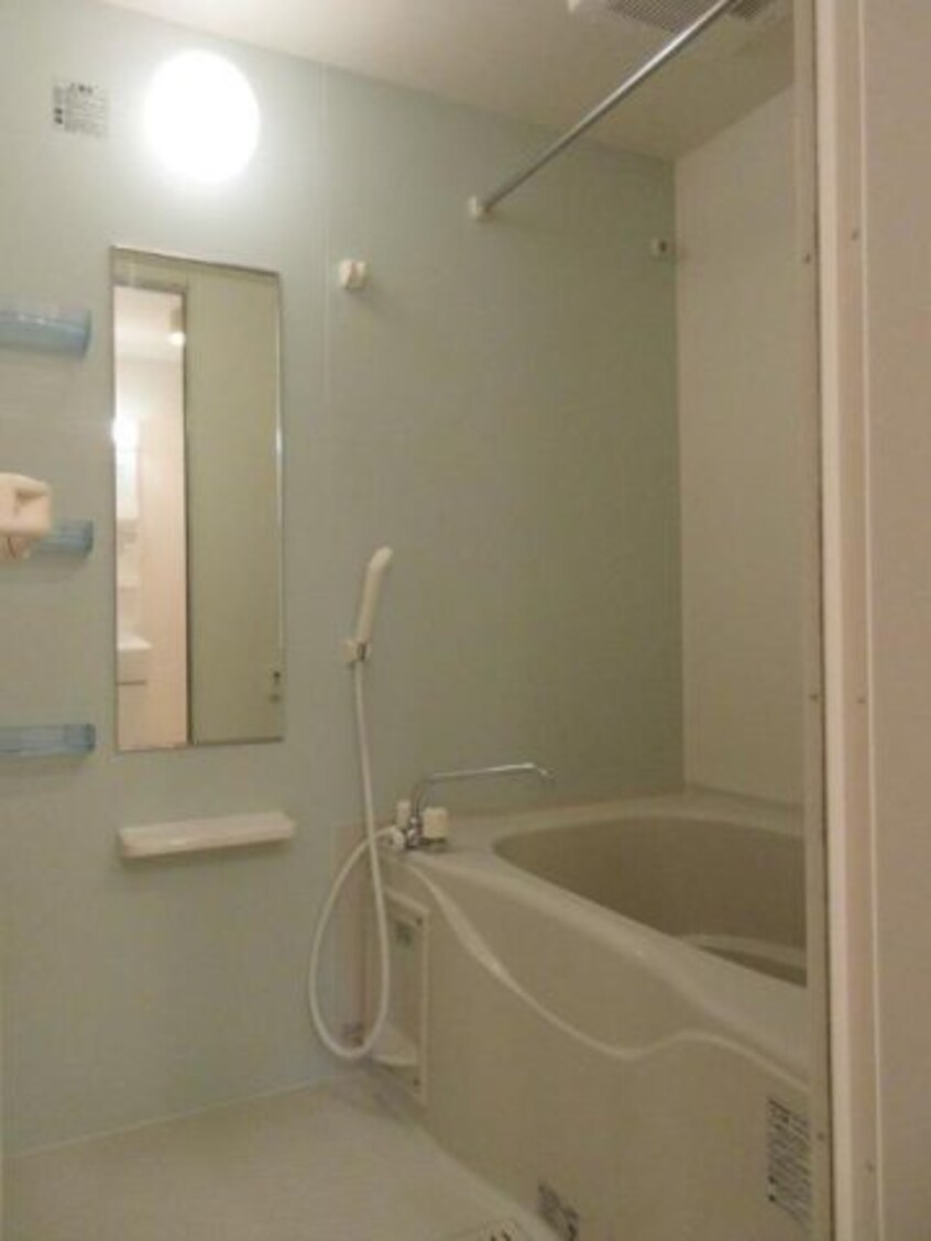 落ち着いた空間のお風呂です プリムローズ桜