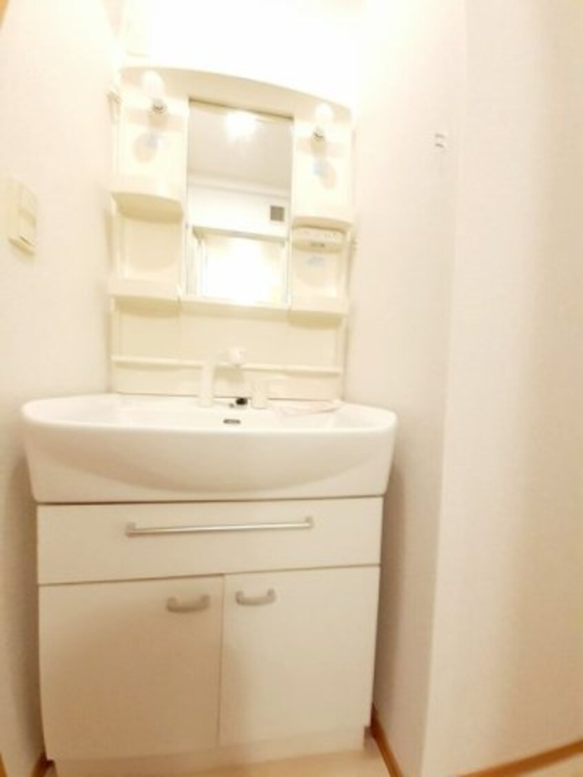 明るい洗面所です ボヌールプラスＡ