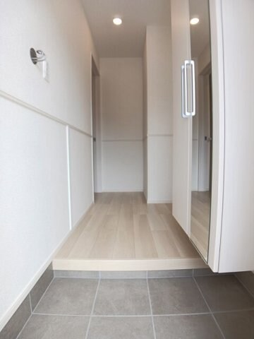 落ち着いた玄関です ポプラⅡ