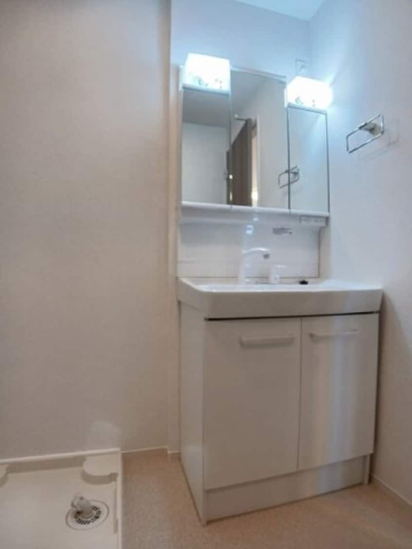 明るい洗面所です ポプラⅡ