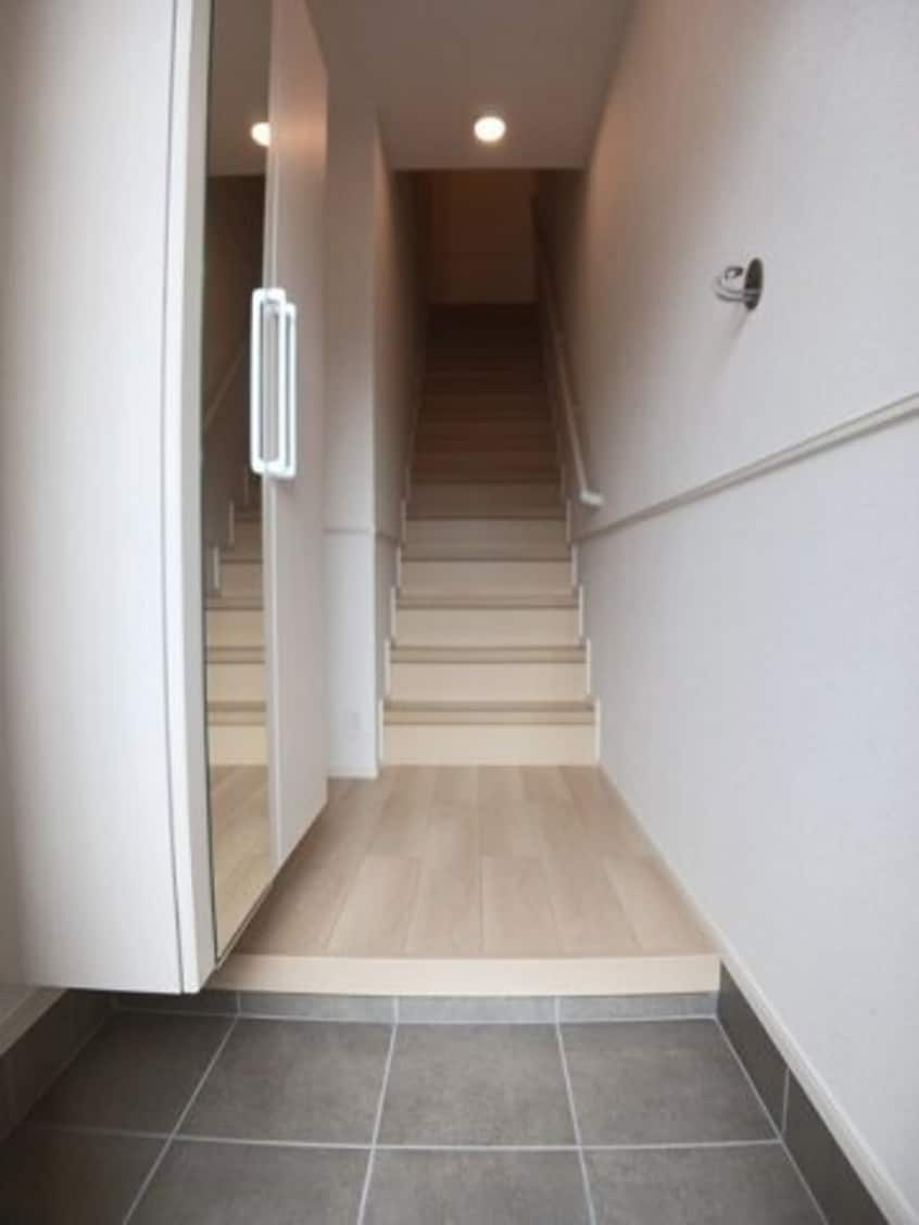 落ち着いた玄関です ポプラⅠ