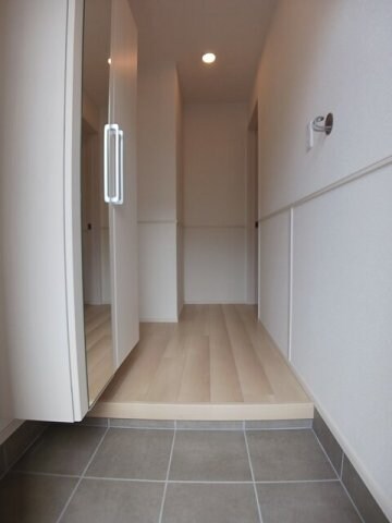 明るい玄関です ポプラⅠ