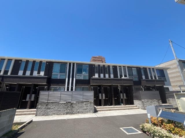 外観写真（昼） エース　レオーネ