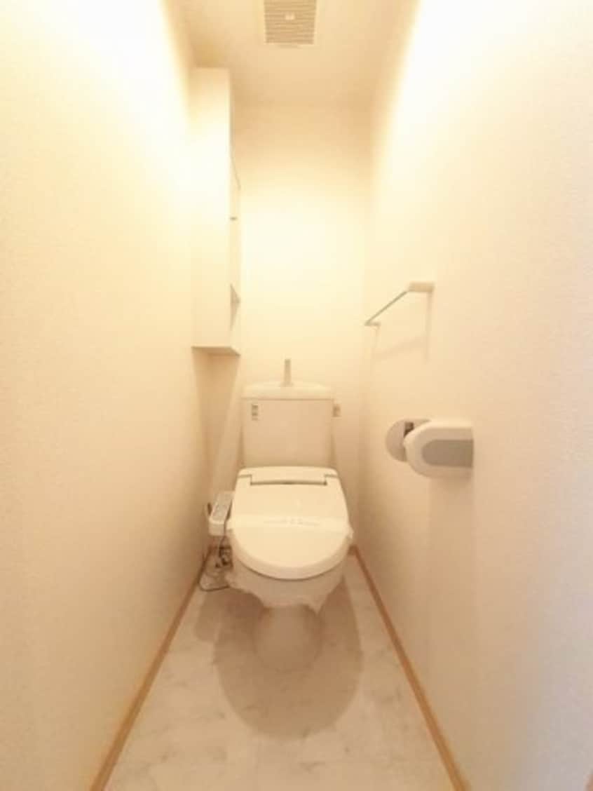 清潔感のあるトイレです ガーデン西垣生