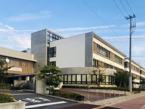 松山市立余土中学校(中学校/中等教育学校)まで1556m ユーミーさくら・