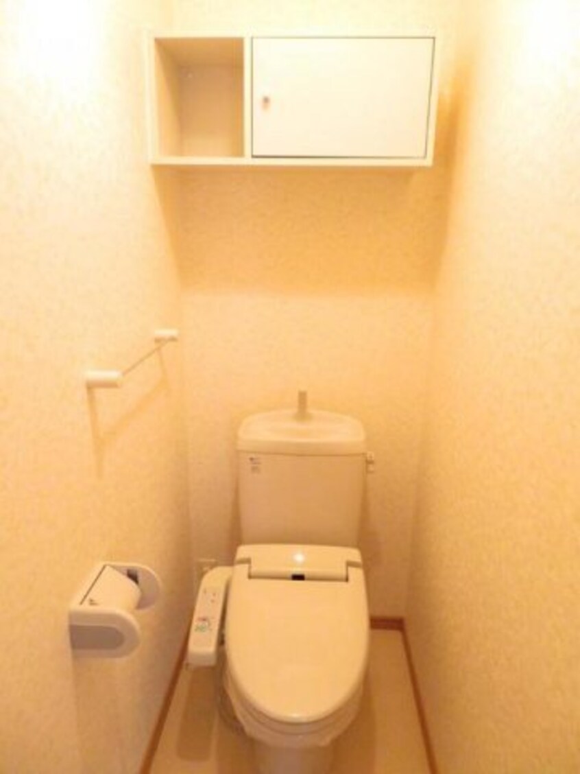 ゆったりとした空間のトイレです ブルック磯Ⅱ