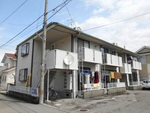 ファミール川原・