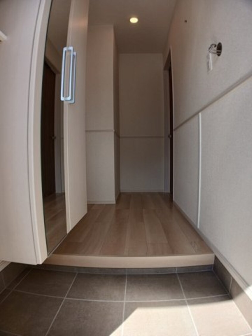 きれいな玄関です アンソレイエ　ヴィヴァンⅠ