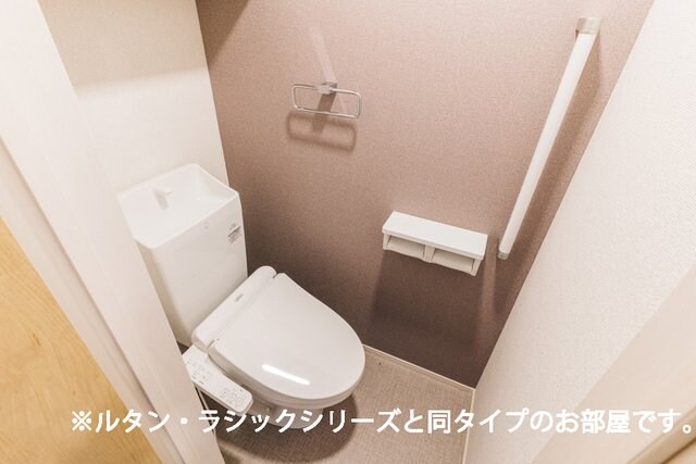 コンパクトで使いやすいトイレです エルホワイト　Ⅰ