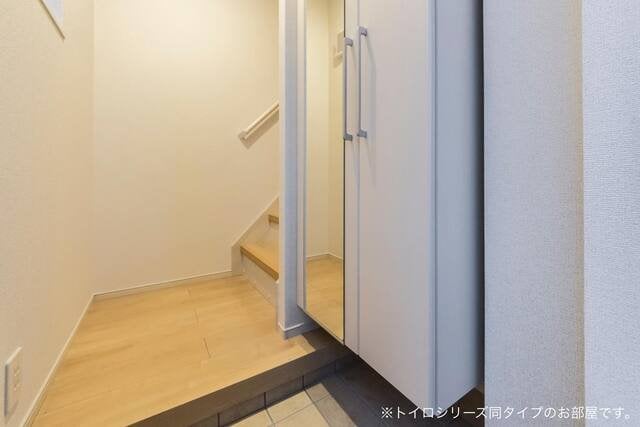 収納もある玄関です ヴェル・ドミールＫ