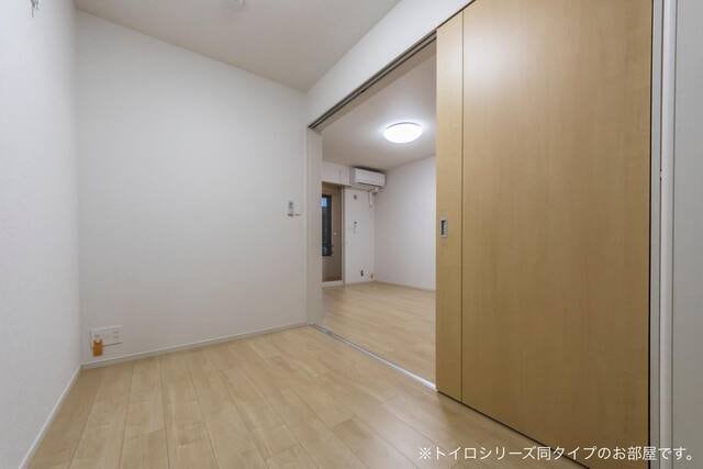 明るい色調の室内です ヴェル・ドミールＫ