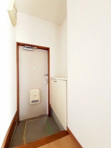 明るい玄関です ファミリーハイツ