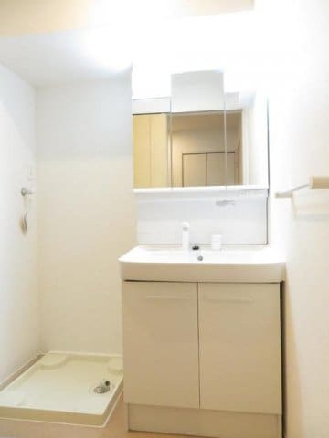 明るい洗面所です ミルト松前Ⅱ－Ⅳ