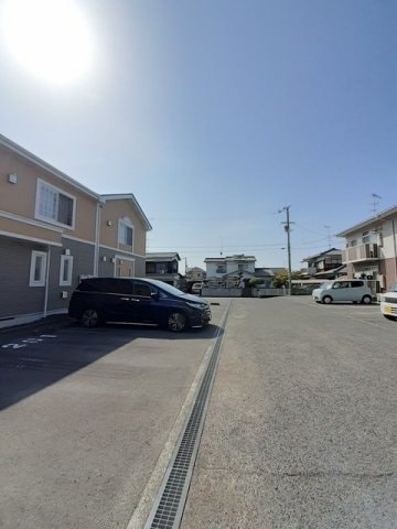 駐車場があるので、車を買う予定の方も安心です メゾン・ラ・ジェルメ