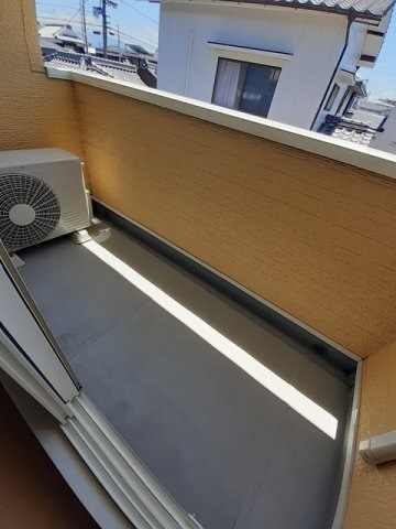 暖かな日差しのふりそそぐバルコニー ラ・トゥール・フェリシア