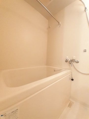 落ち着いた空間のお風呂です ラルジュ