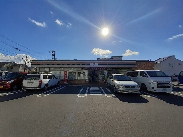 セブンイレブン松山西長戸店様まで750m イーストコートＢ