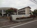 松山市立城西中学校(中学校/中等教育学校)まで684m 空港中央ビル
