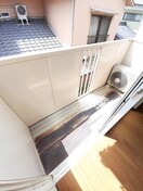 暖かな日差しのふりそそぐバルコニー メゾン２１