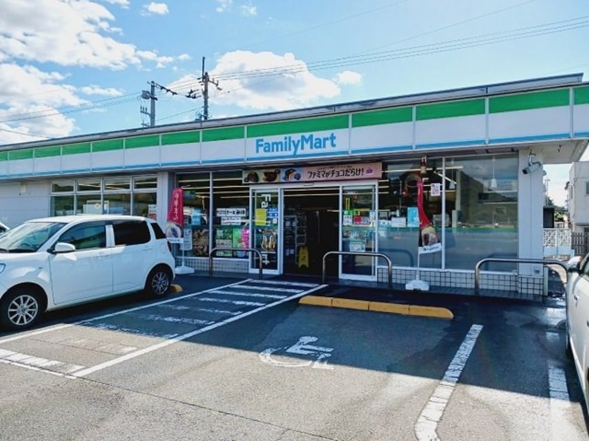 ファミリーマート下難波店様まで650m カーサ・エクセレンテ　Ｂ