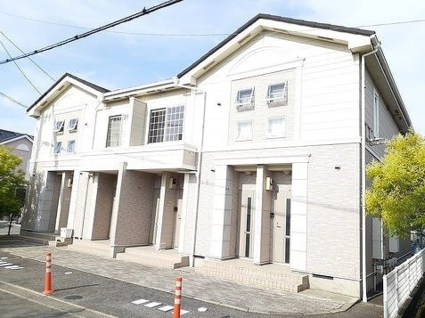 落ち着いた雰囲気の外観です セントラルヒルズⅢ