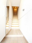 収納もある玄関です ソルフィオーレ　Ⅱ