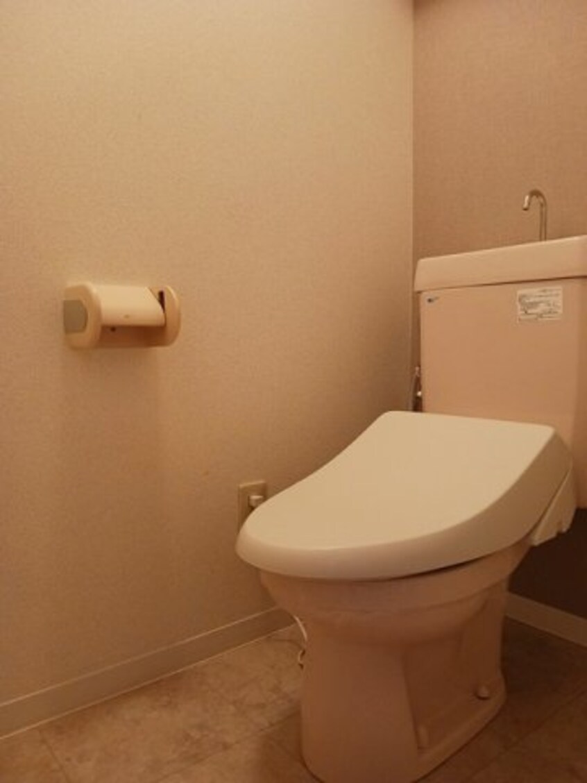 シンプルで使いやすいトイレです ロータスビレッジあいゆうＡ棟