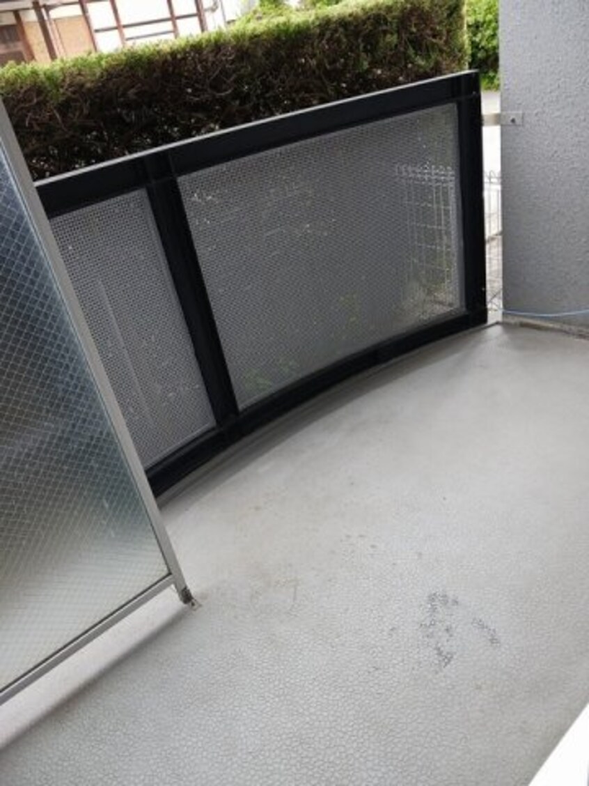 落ち着いた時間を過ごせるバルコニーです ロータスビレッジあいゆうＡ棟