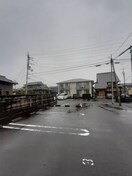 車をお持ちの方に嬉しい駐車場付きの物件です Ｆａｖｏｒ筒井