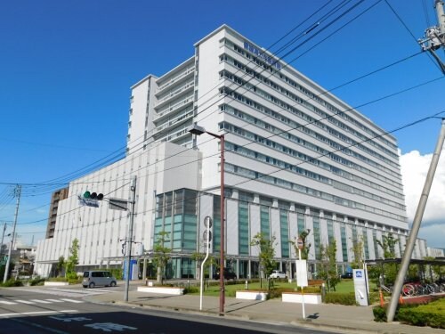 愛媛県立中央病院(病院)まで2044m メゾンドコリーヌ