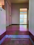 収納もある玄関です サン住吉