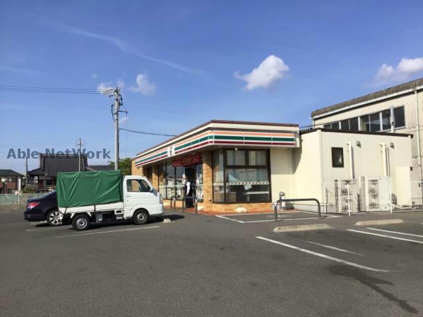 セブンイレブン高浜稗田町店(コンビニ)まで526m 名鉄三河線/三河高浜駅 徒歩15分 1階 築18年