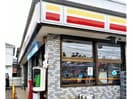 ニューヤマザキデイリーストア高浜豊田店(コンビニ)まで796m 名鉄三河線/吉浜駅 徒歩24分 2階 築17年