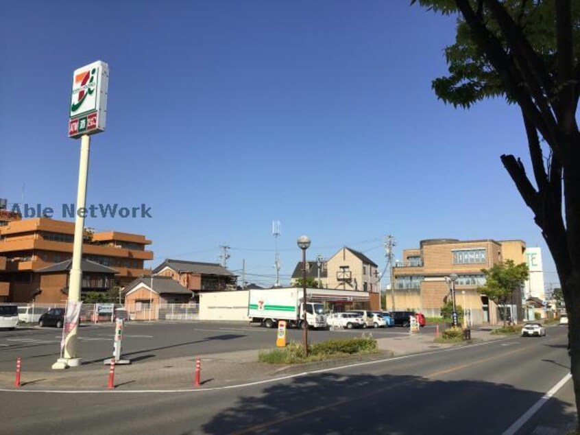 セブンイレブン碧南市役所前店(コンビニ)まで501m 名鉄三河線/碧南中央駅 徒歩13分 2階 築36年