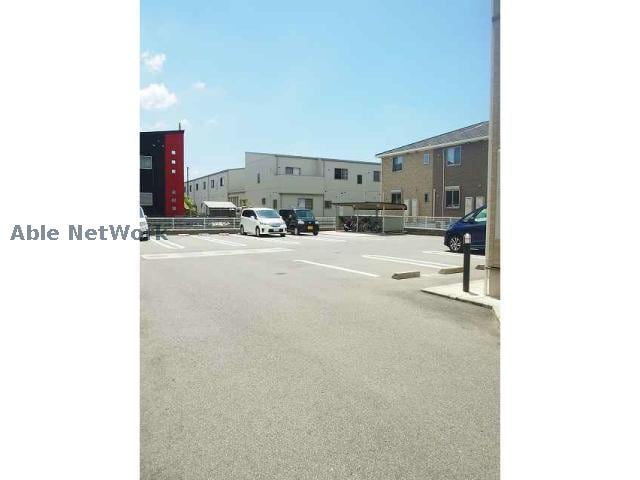  サンエンブレイス　B