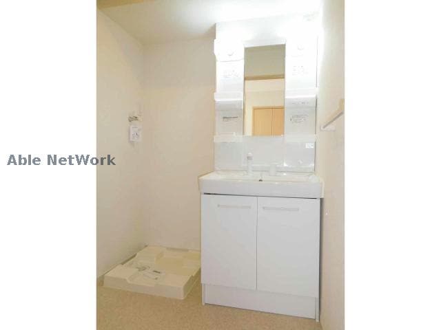  サンエンブレイス　B