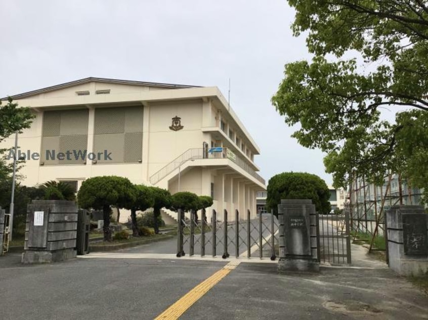 碧南市立南中学校(中学校/中等教育学校)まで1067m 名鉄三河線/碧南中央駅 徒歩18分 1階 築6年