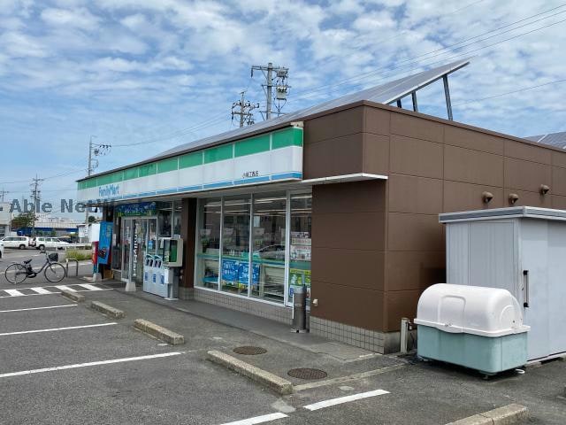 ファミリーマート小垣江西店(コンビニ)まで858m シルエーラ（刈谷）