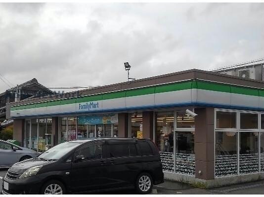 ファミリーマート碧南鶴見町店(コンビニ)まで269m オレンジハイツ