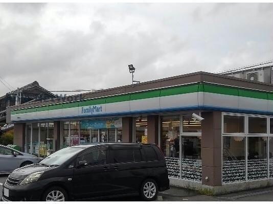 ファミリーマート碧南鶴見町店(コンビニ)まで472m メゾン鶴見B